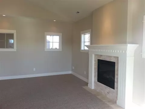 518 Stone Pt, Central Point, OR 97502 photo 4