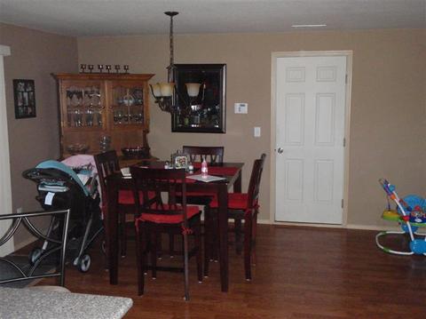 408 N De Anjou Ave, Eagle Point, OR 97524 photo 2