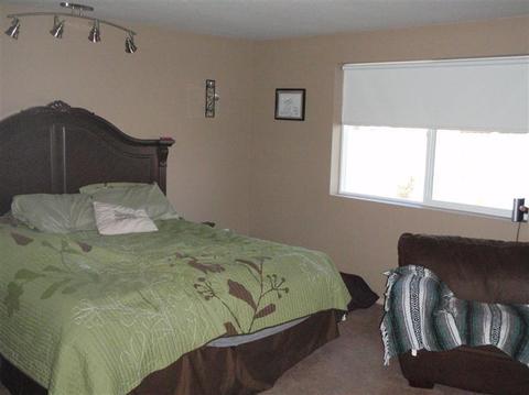 408 N De Anjou Ave, Eagle Point, OR 97524 photo 9