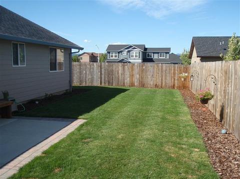 408 N De Anjou Ave, Eagle Point, OR 97524 photo 10