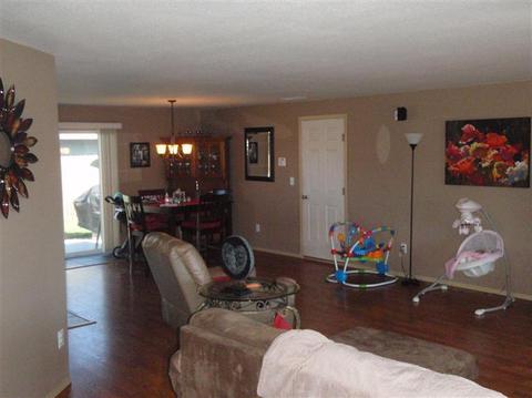 408 N De Anjou Ave, Eagle Point, OR 97524 photo 5