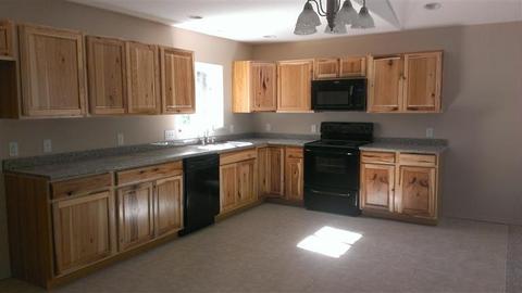 411 N Pine St, Phoenix, OR 97535 photo 2