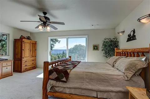 898 Crowfoot Rd, Eagle Point, OR 97524 photo 13