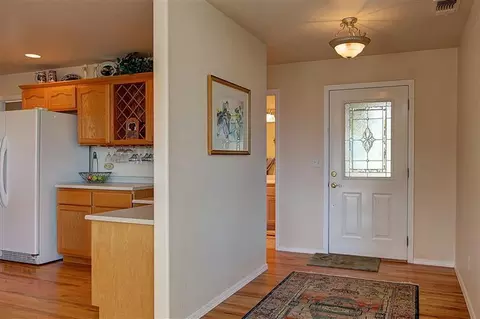 898 Crowfoot Rd, Eagle Point, OR 97524 photo 3
