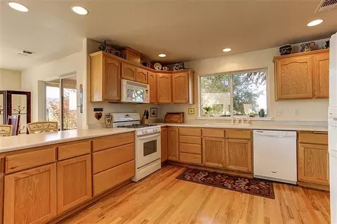 898 Crowfoot Rd, Eagle Point, OR 97524 photo 7