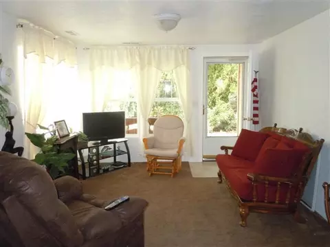 683 Pittview Ave, Central Point, OR 97502 photo 3