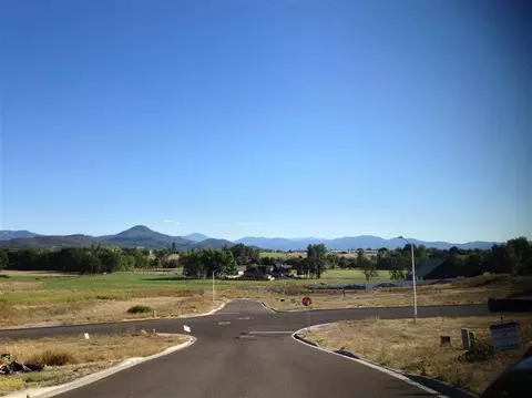 95 Hidden Valley Dr, Eagle Point, OR 97524 photo 3