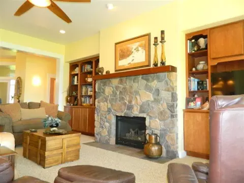 643 Seclusion Loop, Grants Pass, OR 97526 photo 4