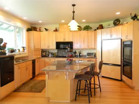 643 Seclusion Loop, Grants Pass, OR 97526 photo 8