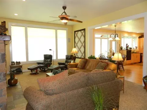 643 Seclusion Loop, Grants Pass, OR 97526 photo 6