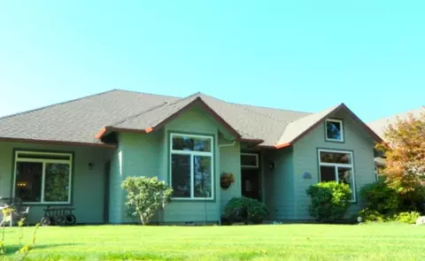 643 Seclusion Loop, Grants Pass, OR 97526 photo 2