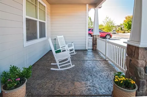 168 Bellerive, Eagle Point, OR 97524 photo 2