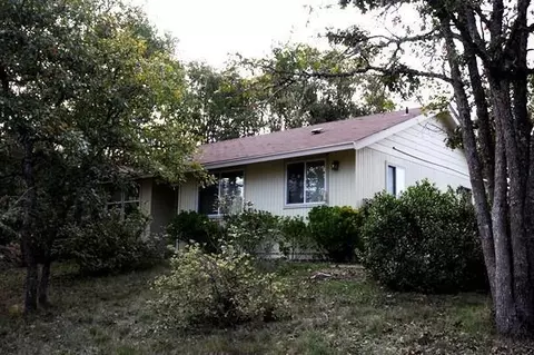 664 Hillandale Cir, Eagle Point, OR 97524 photo 1