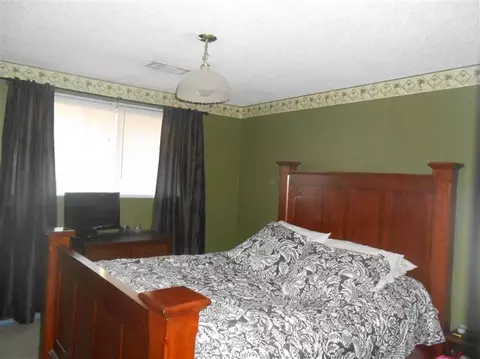 323 S Buchanan Ave, Eagle Point, OR 97524 photo 5