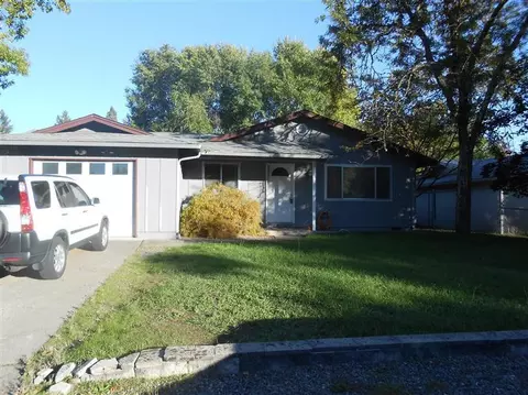 323 S Buchanan Ave, Eagle Point, OR 97524 photo 1