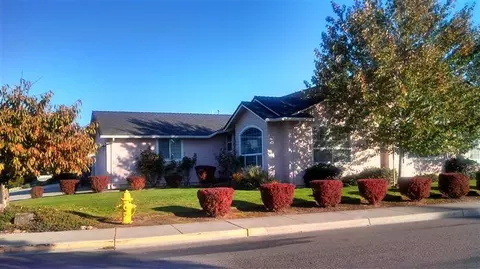 1102 Gate Park, Central Point, OR 97502 photo 2