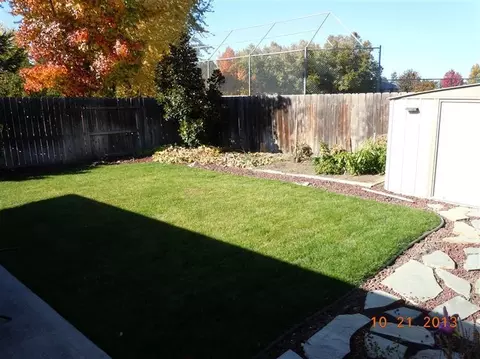125 Samuel Ln, Phoenix, OR 97535 photo 2