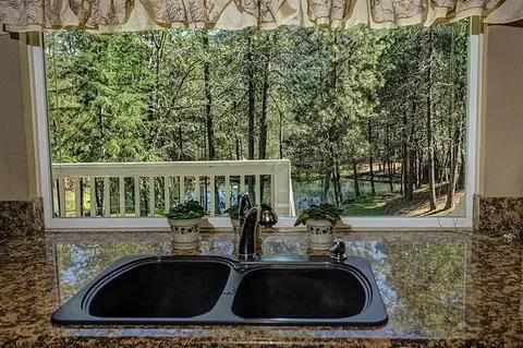 151 Harper Loop, Grants Pass, OR 97527 photo 7