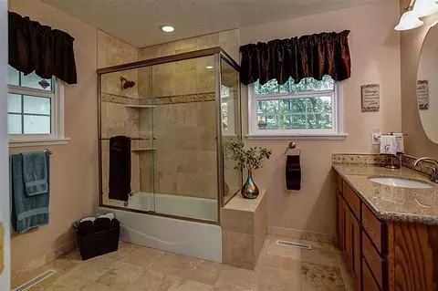 151 Harper Loop, Grants Pass, OR 97527 photo 14