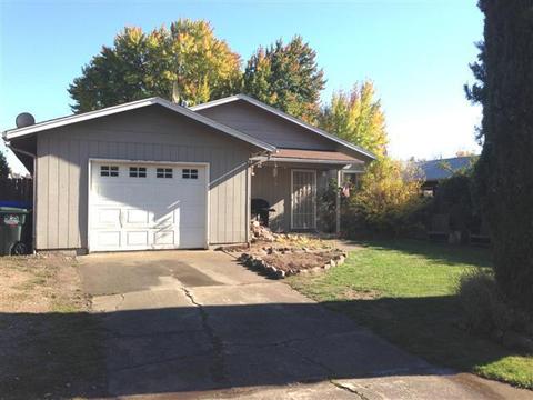 205 Buchanan Ave, Eagle Point, OR 97524 photo 1