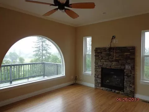 790 Ayres, Eagle Point, OR 97524 photo 3