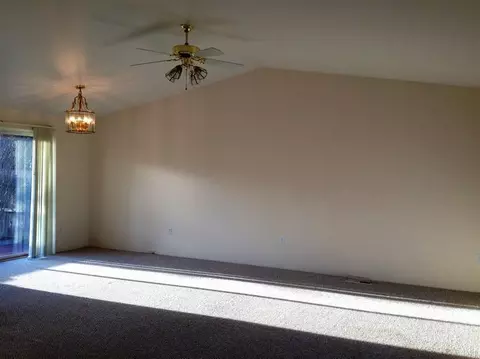 532 C St, Phoenix, OR 97535 photo 9