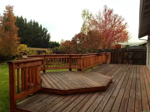 532 C St, Phoenix, OR 97535 photo 4
