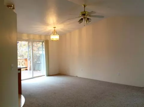 532 C St, Phoenix, OR 97535 photo 3