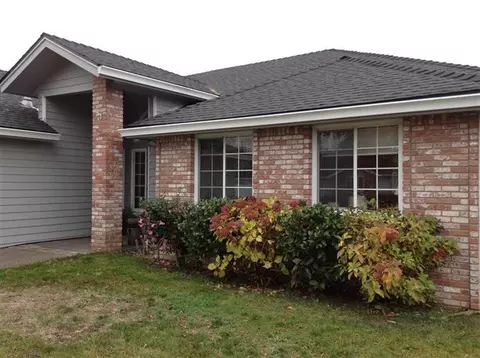 527 Brandon St, Central Point, OR 97502 photo 2