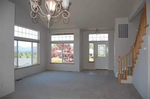 1525 Panoramic Loop, Grants Pass, OR 97527 photo 4