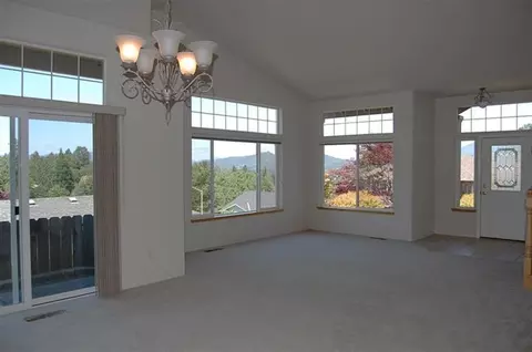 1525 Panoramic Loop, Grants Pass, OR 97527 photo 10