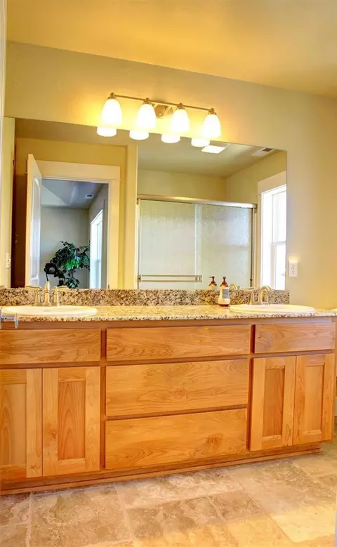 1155 N Haskell St, Central Point, OR 97502 photo 16
