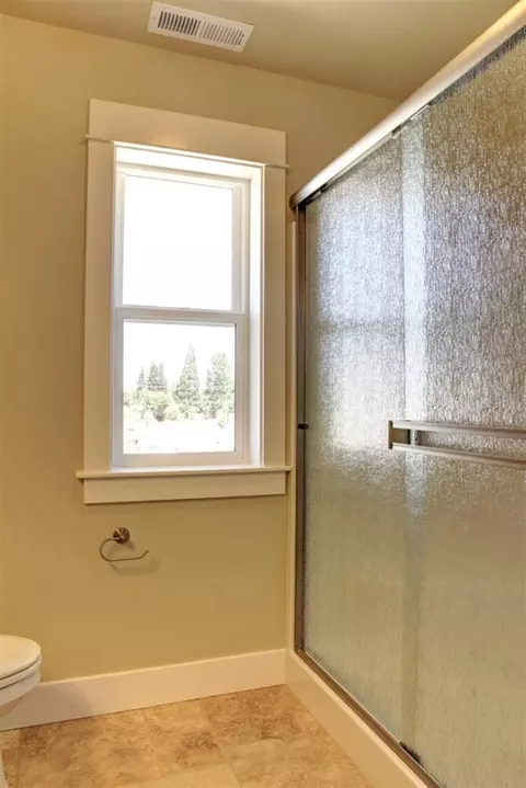 1155 N Haskell St, Central Point, OR 97502 photo 17