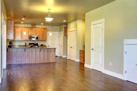 1155 N Haskell St, Central Point, OR 97502 photo 6
