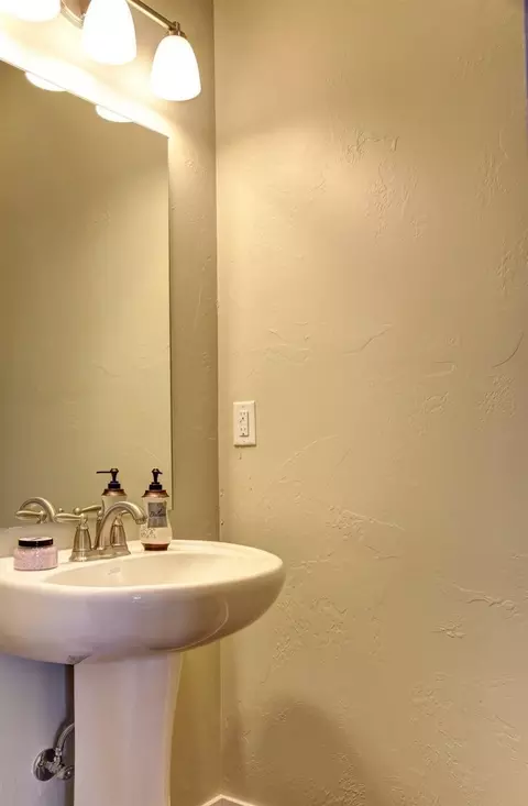 1155 N Haskell St, Central Point, OR 97502 photo 11