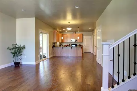 1155 N Haskell St, Central Point, OR 97502 photo 4