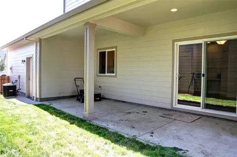 1155 N Haskell St, Central Point, OR 97502 photo 22