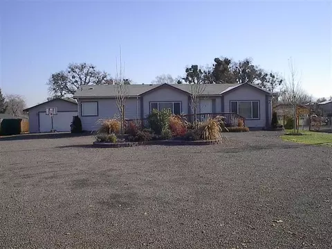 6846 Table Rock Rd, Central Point, OR 97502 photo 1