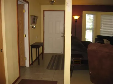 253 Tierra Cir, Eagle Point, OR 97524 photo 2
