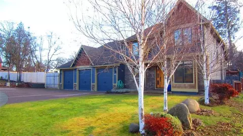 363 Cherry Wood, Eagle Point, OR 97524 photo 1