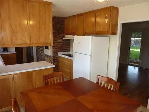 1003 Comet, Central Point, OR 97502 photo 5