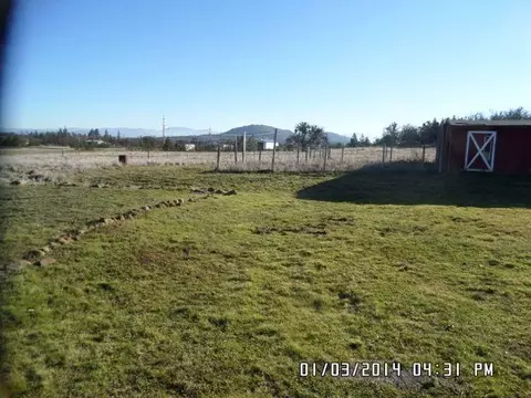 205 Capri Dr, Eagle Point, OR 97524 photo 2