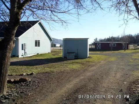 205 Capri Dr, Eagle Point, OR 97524 photo 9