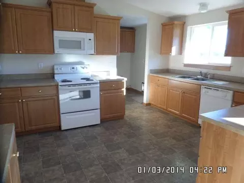 205 Capri Dr, Eagle Point, OR 97524 photo 4