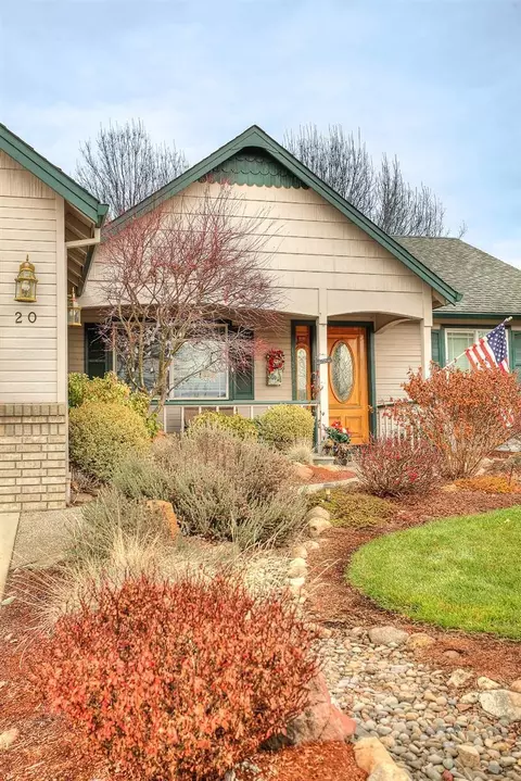 20 Osprey Dr, Eagle Point, OR 97524 photo 3