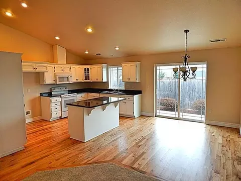 416 Leandra Ln, Eagle Point, OR 97524 photo 6
