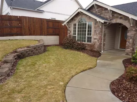 1089 Highlands Dr, Eagle Point, OR 97524 photo 1