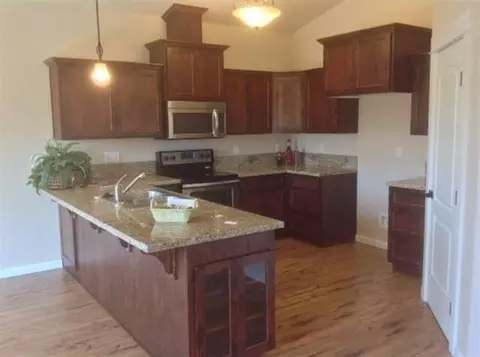 308 Everett Way, Talent, OR 97540 photo 4