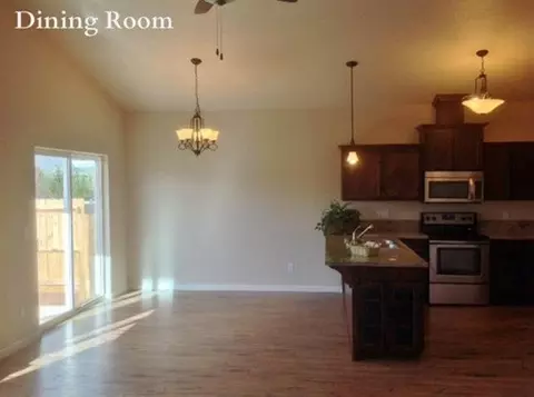 308 Everett Way, Talent, OR 97540 photo 3