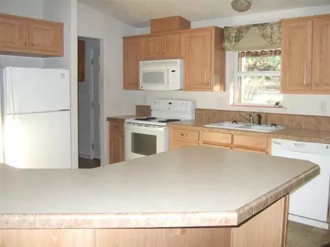5759 Old Stage Rd, Central Point, OR 97502 photo 3
